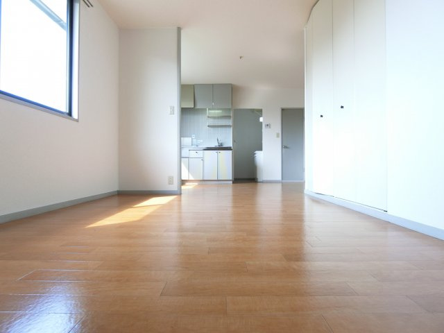 ヴィラージュ北野田の居間・リビング