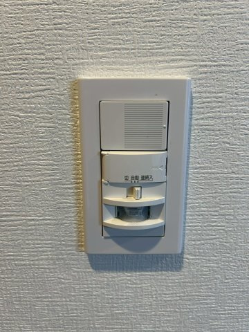 The Well Mejiroの設備|玄関には人感センサー付きライトがあります