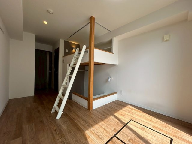 The Well Mejiroの洋室|南西向きのお部屋