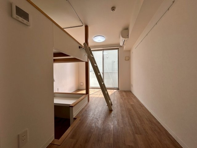 The Well Mejiroの内装|南西向きのお部屋