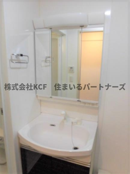 グランドウェルストーンの独立洗面台|独立洗面台、朝の身支度には欠かせません