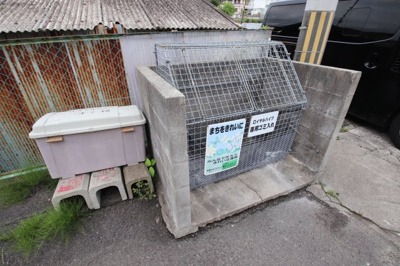 【その他共用部分】 | ロイヤルハイツ | 敷地内ごみ置き場