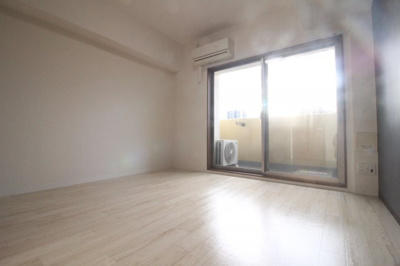 【居間・リビング】 | リアーレ北田辺 | 洋室