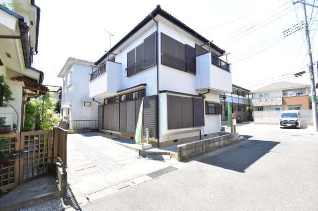 鴻巣市新宿1丁目　中古一戸建ての駐車場