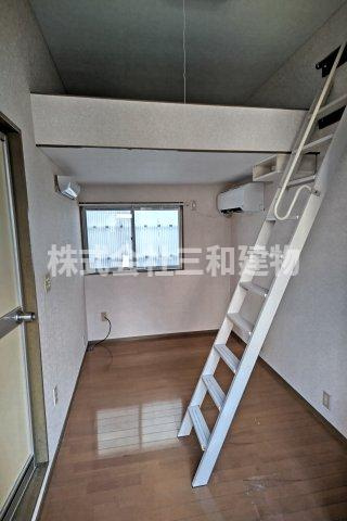 ファミニータチカワの内装