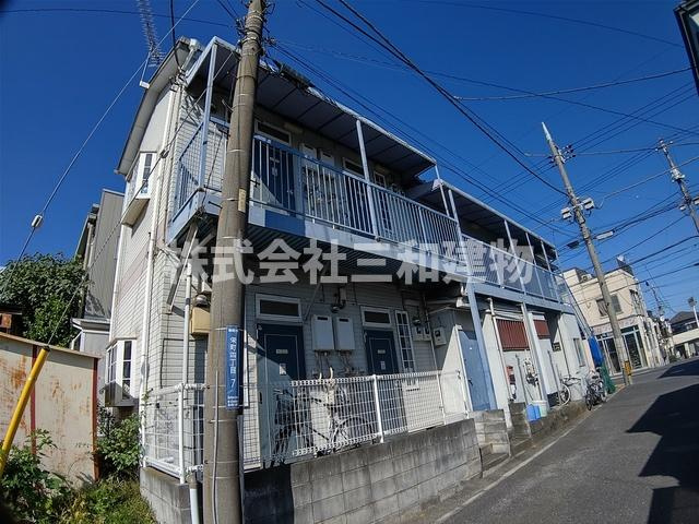 ファミニータチカワの外観