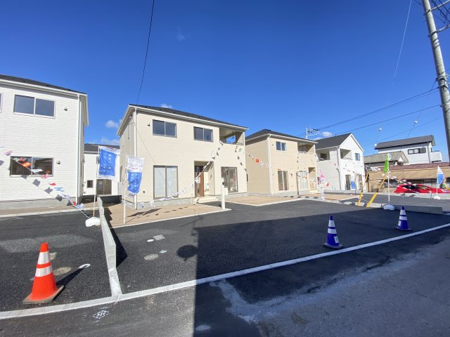 新築　渋川市渋川第3　クレイドルガーデン　7号棟の駐車場|現地写真　駐車スペースは建物南側に並列3台分可能です！

