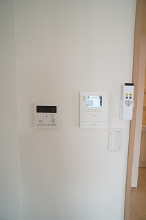 【設備】 | エトワール | 給湯機のスイッチ・TVモニターホン・照明リモコン