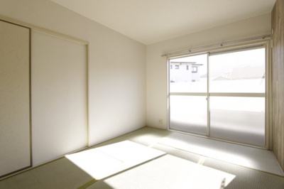 【和室】 | コスモハイツ弐番館 | 和室がひろがる居住スペース