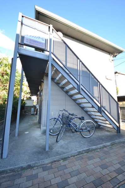 ル・クリソンテームのエントランス