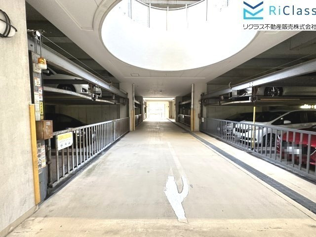 アスタくにづか6番館北棟の駐車場|車をお持ちの方に嬉しい駐車場付きの物件です