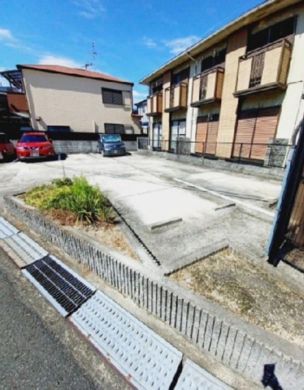 ハイツみやびの駐車場