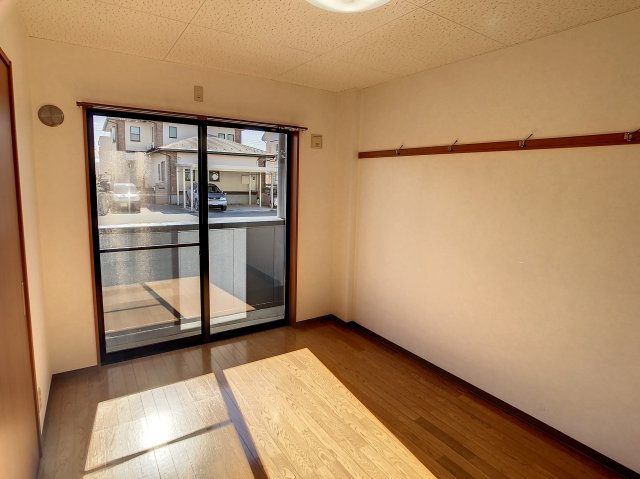 ドリームシティの洋室