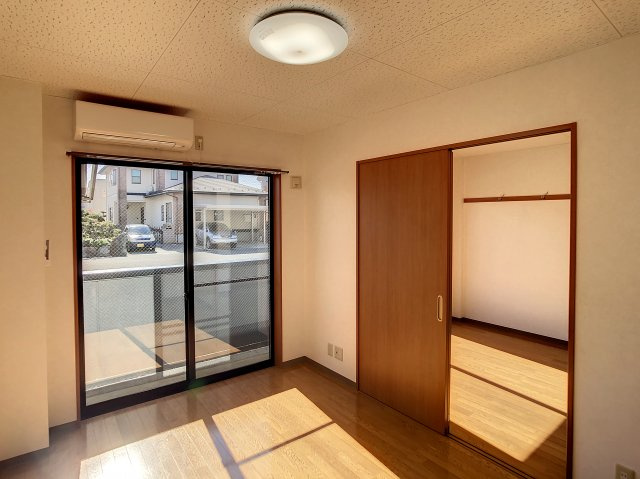 ドリームシティの洋室