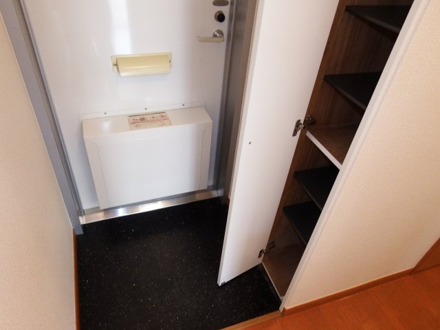 ティアラ松山の玄関