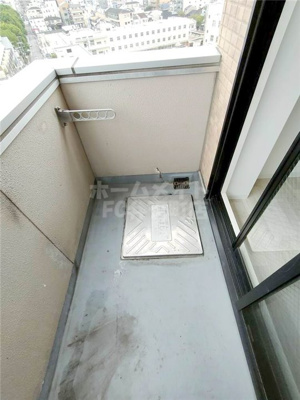 【バルコニー】 | シンエイアド中央大通りビルディング | 開放的で明るい空間を演出してくれるバルコニーです