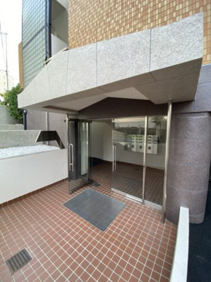 【エントランス】 | ファミーユ