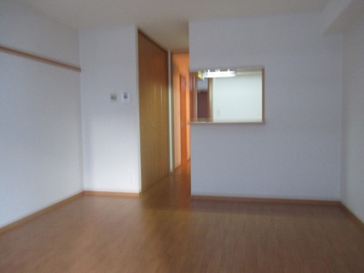 【居間・リビング】 | クレール豊里 | 明るくキレイなお部屋です