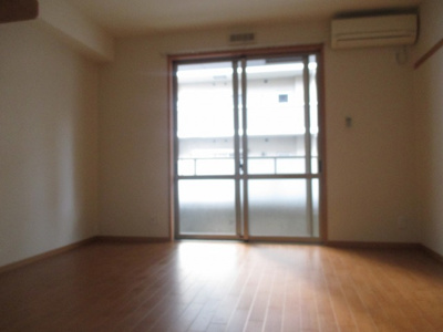 【居間・リビング】 | クレール豊里 | 明るくキレイなお部屋です