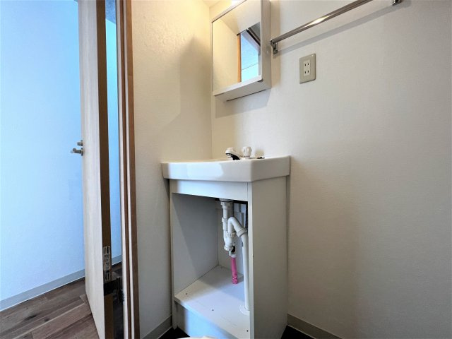 b’CASA篠崎re-bornの独立洗面台