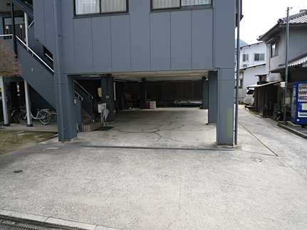 広島市安芸区矢野東6丁目　中古一戸建ての駐車場|雨に日も安心の屋根付き駐車場（5～6台駐車可能）