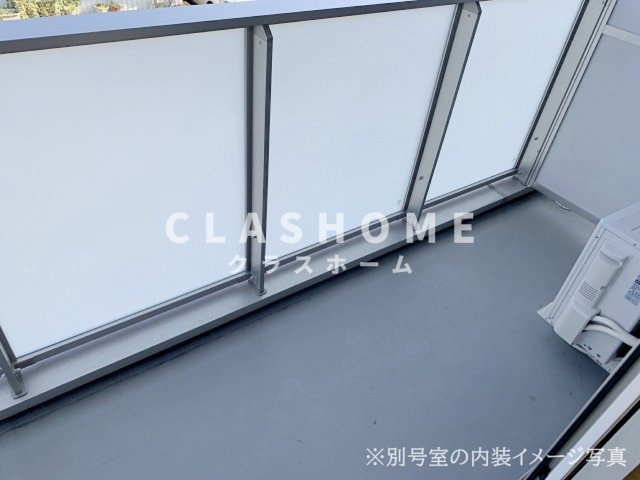 Ｌｕｎａ Ｓｏｌｅｉｌのバルコニー