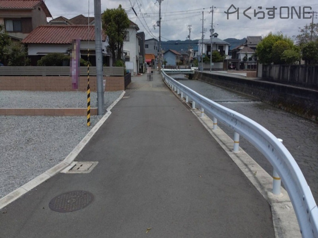 【前面道路含む現地写真】 | 姫路市八代本町二丁目／全3区画