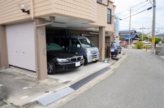 【駐車場】