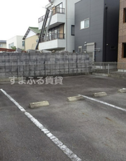 【駐車場】