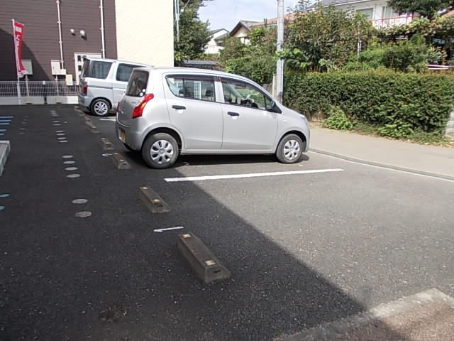 ティアラの駐車場