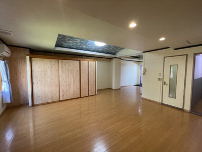 【内装】 | アルファビル