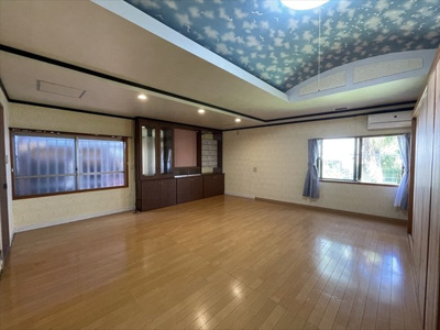 【内装】 | アルファビル