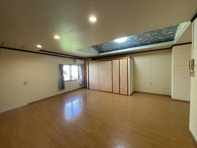 【内装】 | アルファビル