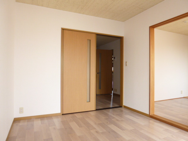 ハーモニーハイツＡの居間・リビング|洋室