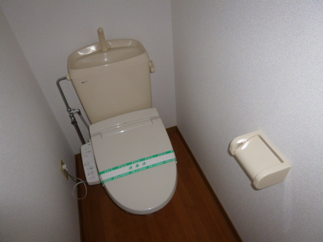 ハーモニーハイツＡのトイレ|温水洗浄便座