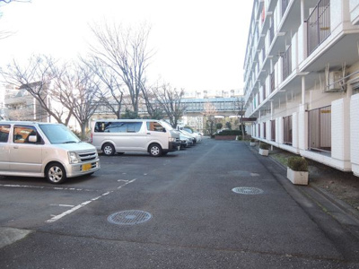 【駐車場】 | 菊名スカイマンション | 平置駐車場です。