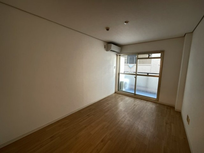 【洋室】 | ベストレジデンス上新庄 | シンプルで使いやすいお部屋です