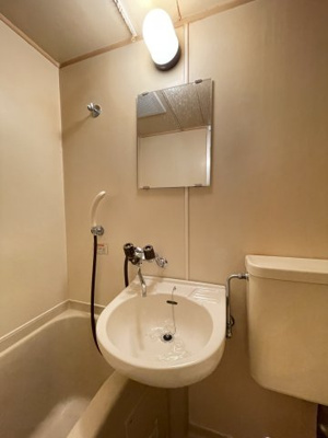 【洗面所】 | ベストレジデンス上新庄 | ユニットバス内の洗面台です