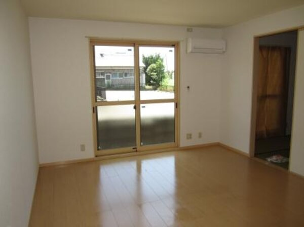 エスポワール【キャッシュバック対象物件】の洋室|広々とした洋室です