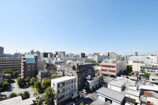 【展望】 | 物件のお問い合わせは、 ０１２０－７００－９６８までお気軽にどうぞ！
バルコニーからの眺望　視線の先には低層住宅街が広がります