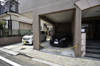 【駐車場】 | 平置き駐車場です。