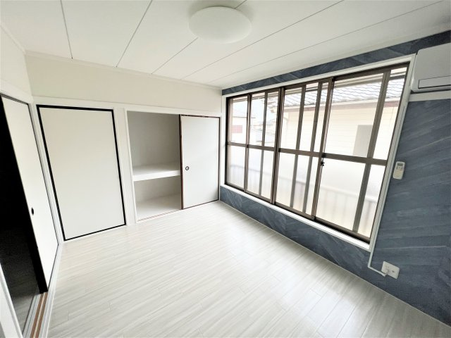 二葉ハイツの洋室