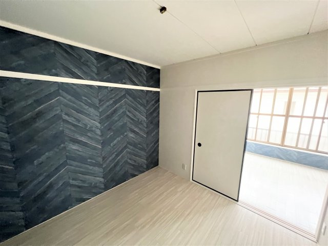 二葉ハイツの洋室