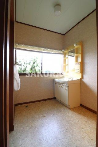 青木方貸家（五十部町）の洗面所|2022年撮影。現況と異なる場合がございます。