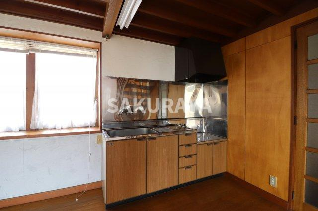 青木方貸家（五十部町）のキッチン|2022年撮影。現況と異なる場合がございます。