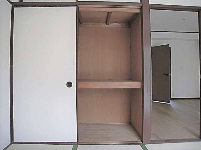 シャトー芝の収納|こまごまとしたものを収納できそうですね
