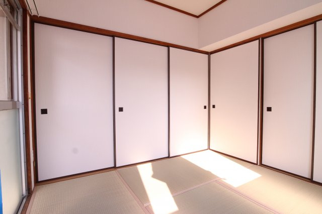 大沢マンションの寝室