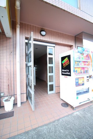 リバーサイド樫の木のエントランス