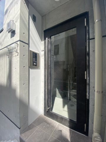 リヨンドール芝公園のエントランス