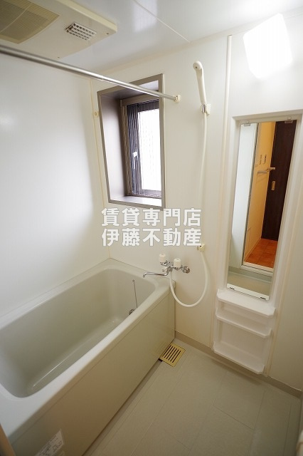 セントピア岡安の浴室